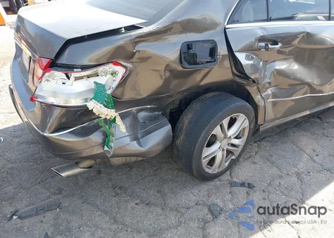 2011 Mercedes-Benz E 350 из США, поврежденный, VIN WDDHF5GB5BA416067